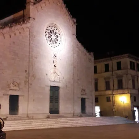 One Bedroom With Balcony And Wifi At 3 Km Away From The Apartamento